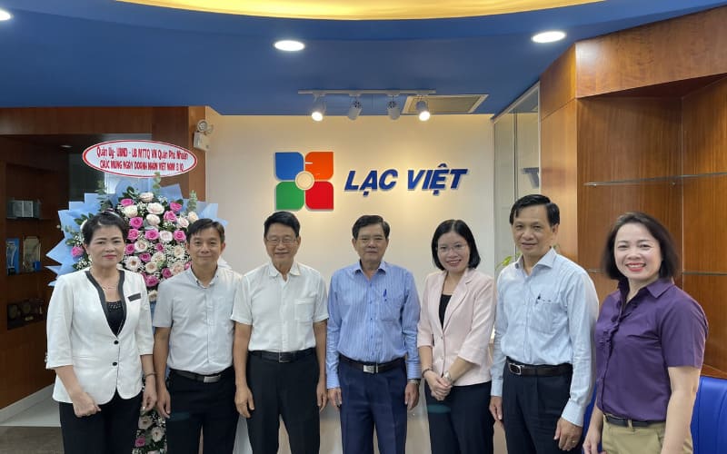 Quận ủy quận Phú Nhuận thăm Lạc Việt