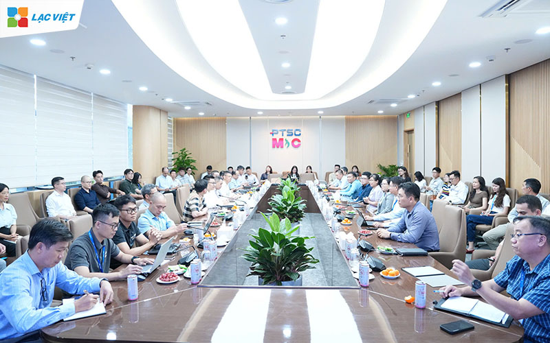 Toàn cảnh buổi lễ Kick-off với sự tham dự của Ban lãnh đạo và đội ngũ triển khai dự án hai bên.